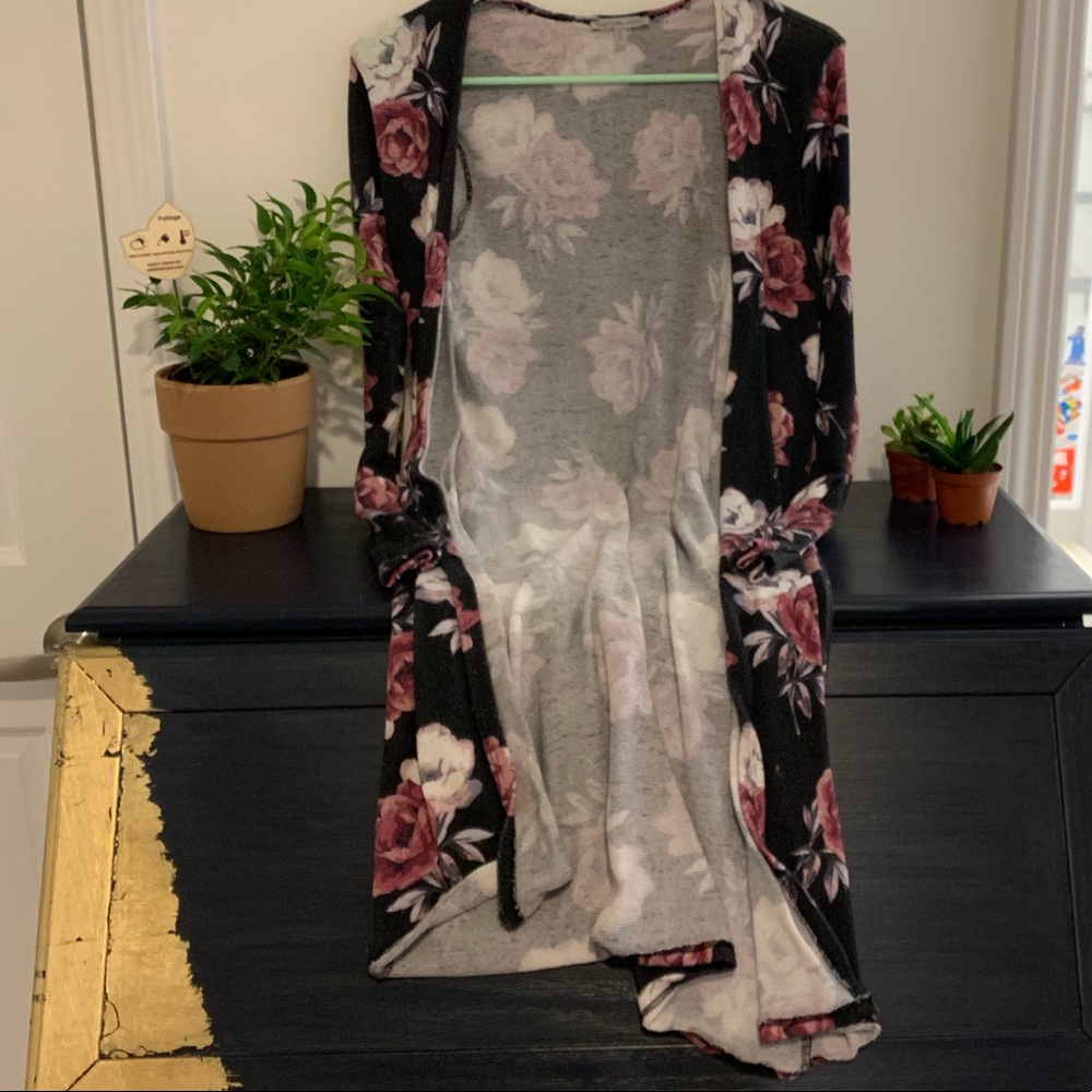 Charlotte Russe Floral Long Cardigan (xs)